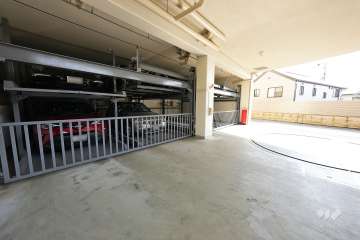敷地内駐車場（屋内機械式）