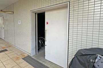 屋内に設けられた駐輪場
