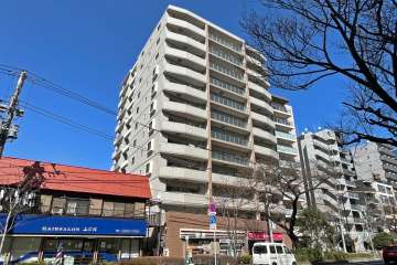 クリオ中村橋壱番館の外観（南西側から）