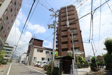 ドルフフェレジア夙川の外観（南西側から）