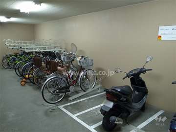 エントランス横にある駐輪場（屋内）