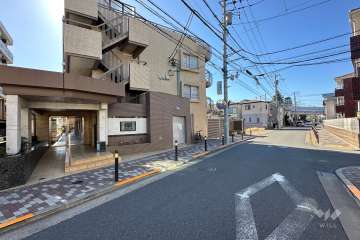 敷地北側の前面道路