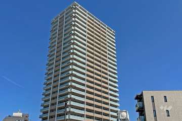 プラウドタワー大泉学園の外観（南西側から）
