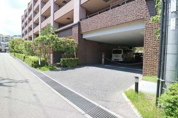 駐車場の出入り口