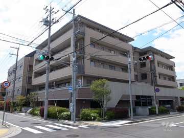 ライオンズマンション甲子園若草町の外観（北東側から）