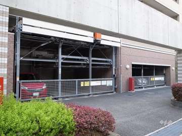 敷地内駐車場（屋内機械式）