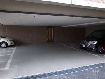 敷地内駐車場（屋内平面式）