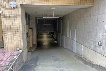 敷地内駐車場（屋内平面式）