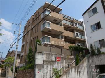 セントラル甲子園口1丁目イプシオンの外観（南西から）
