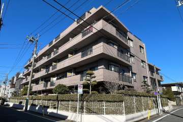 ライフヴィラ豊玉の外観（南東側から）
