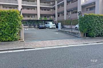 敷地内駐車場（屋外平面式）