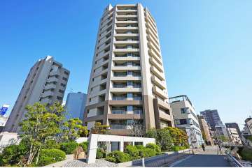 ヒルズ甲風園の外観（北西側から）