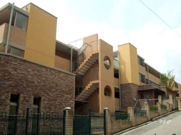 リブコート苦楽園モニモスの丘の外観（北東側から）