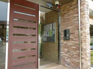 オートロック付きです。