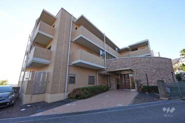 リブコート苦楽園モニモスの丘の外観（北東側から）