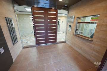 エントランスはオートロック付です。