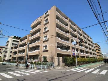 クレアーレ甲子園口の外観（南西側から）