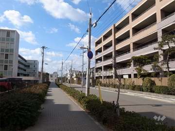 敷地南側の前面道路