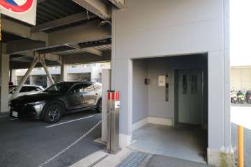 駐車場内エレベーター