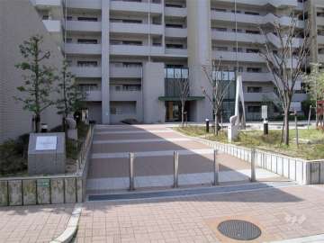 敷地入り口