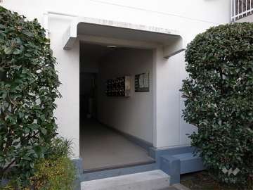 住戸入口（共用ポスト）