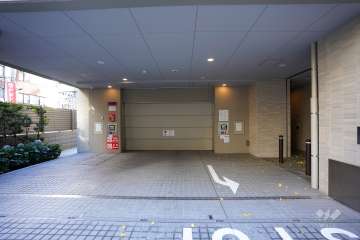 敷地内駐車場（屋内機械式）