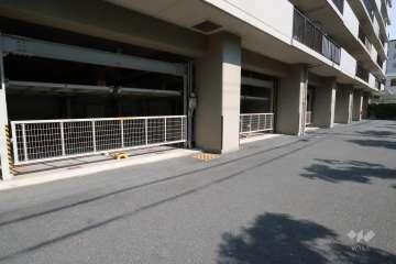 敷地内駐車場（屋内機械式）