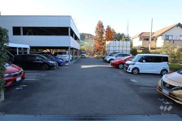 敷地内駐車場（屋外平面式）