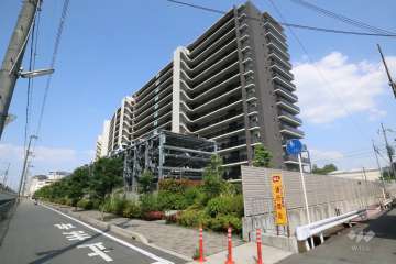 ジオ阪急水無瀬ハートスクエアの外観（西側から）