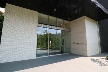 エントランス（阪急水無瀬側）