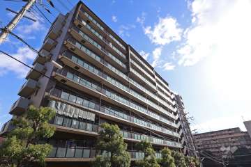 ユニハイム山崎6号棟の外観（西側から）