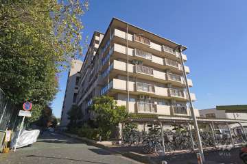 ユニライフ山崎4号棟の外観（北西側から）