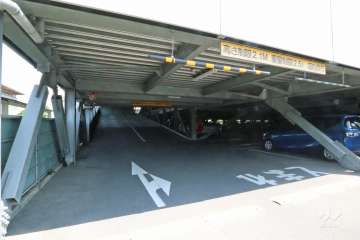 敷地内駐車場（屋内平面式）