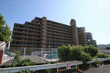 ライオンズマンション水無瀬壱番館の外観（南西側から）