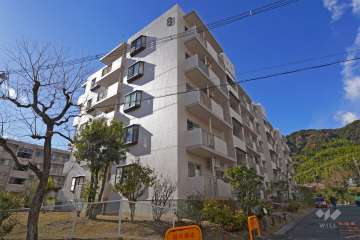 若山台第3住宅8号棟の外観（北東側から）