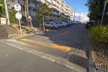 駐車場の出入り口