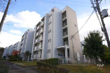 若山台第1住宅31号棟の外観（北西側から）