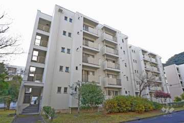 若山台第1住宅35号棟の外観（北東側から）