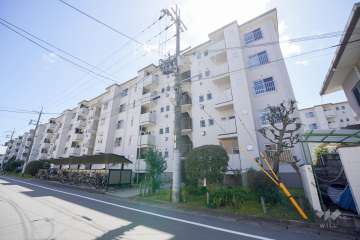 水無瀬青葉ハイツ2号棟の外観（北西側から）