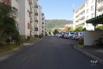 敷地北側の通路（東側から）