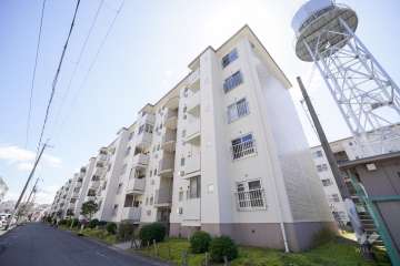 水無瀬青葉ハイツ6号棟の外観（北西側から）