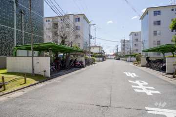 敷地北側の前面道路