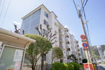 水無瀬青葉ハイツ7号棟の外観（北東側から）