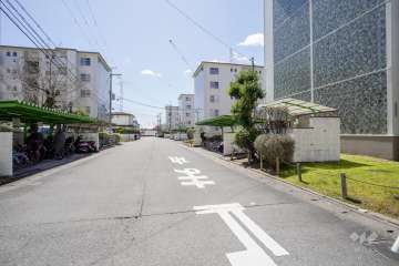 敷地東側の前面道路