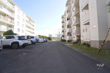 敷地北側の通路（西側から）