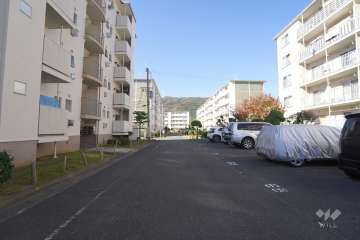 敷地北側の通路（東側から）