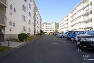 敷地北側の通路（東側から）