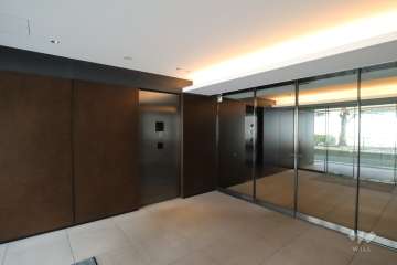 エントランスはオートロック付きです。