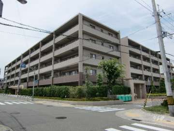 ディーレスティア西宮仁川の外観（南東側から）