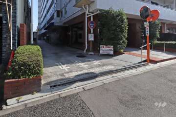 駐車場の出入口